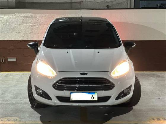 FORD FIESTA 1.6 TITANIUM PLUS HATCH 16V FLEX 4P POWERSHIFT FORD FIESTA 1.6 TITANIUM PLUS HATCH 16V FLEX 4P POWERSHIFT